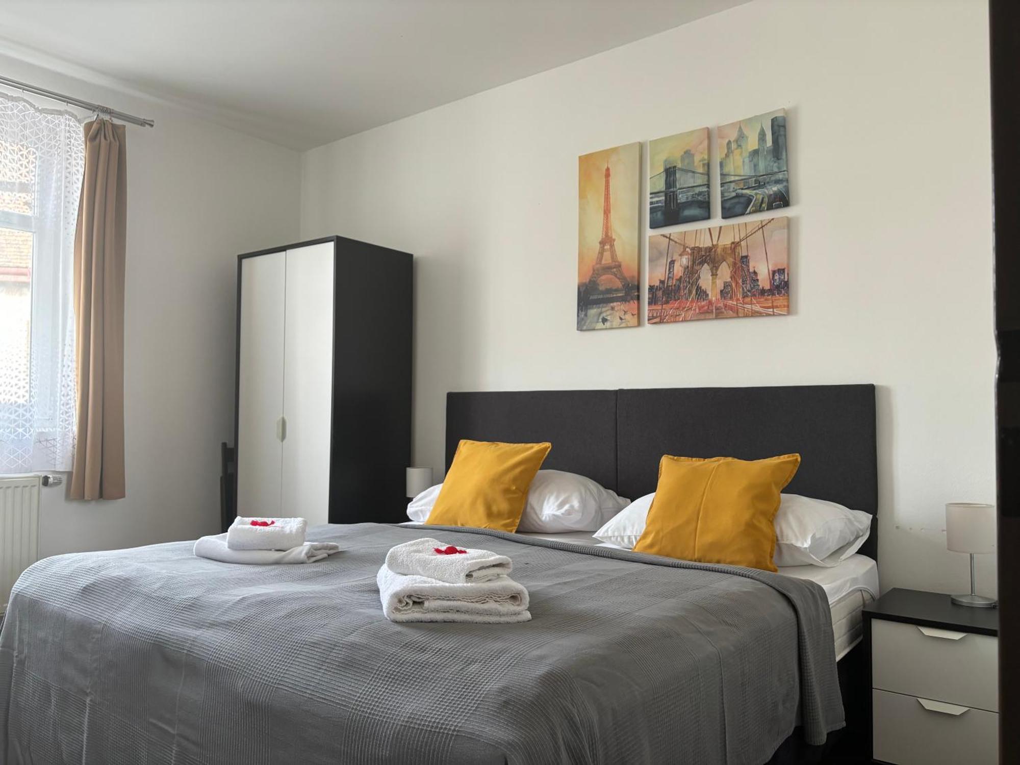 Hotel Pangea Telc Bagian luar foto